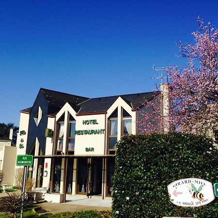 Logis Hotel Restaurant L'Oree Des Bois La Breille-les-Pins Zewnętrze zdjęcie