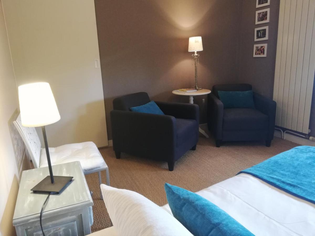 Logis Hotel Restaurant L'Oree Des Bois La Breille-les-Pins Zewnętrze zdjęcie