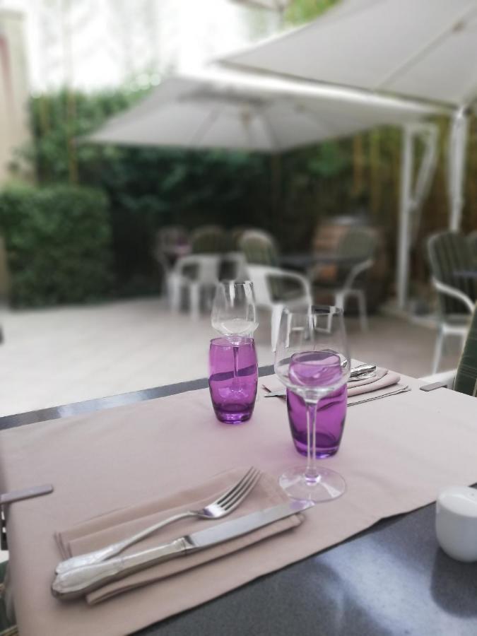 Logis Hotel Restaurant L'Oree Des Bois La Breille-les-Pins Zewnętrze zdjęcie