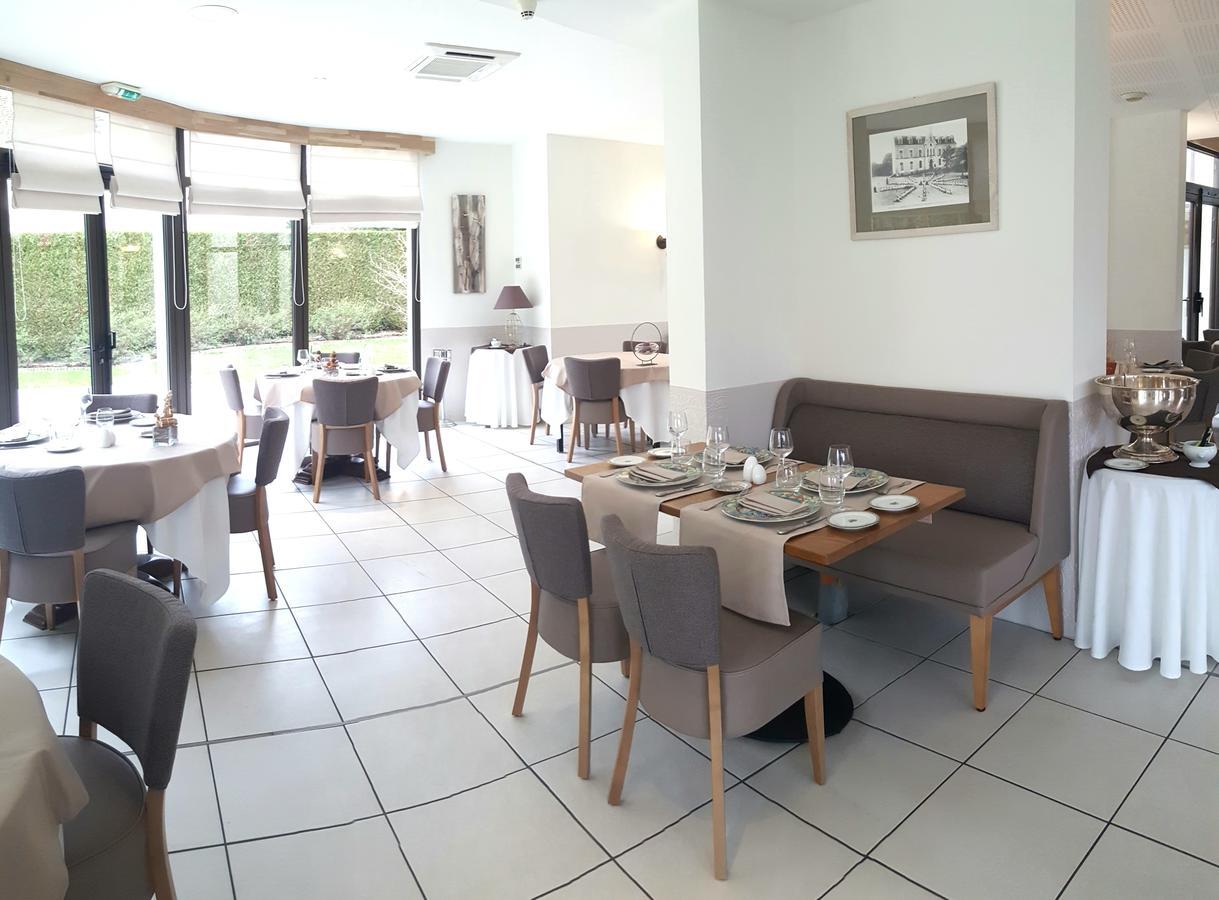 Logis Hotel Restaurant L'Oree Des Bois La Breille-les-Pins Zewnętrze zdjęcie