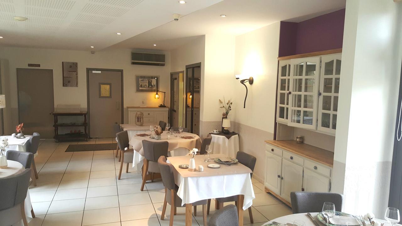 Logis Hotel Restaurant L'Oree Des Bois La Breille-les-Pins Zewnętrze zdjęcie
