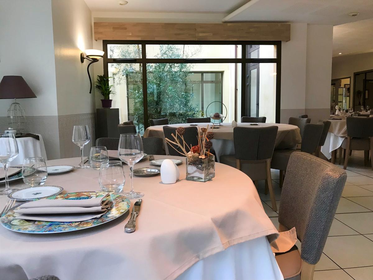 Logis Hotel Restaurant L'Oree Des Bois La Breille-les-Pins Zewnętrze zdjęcie