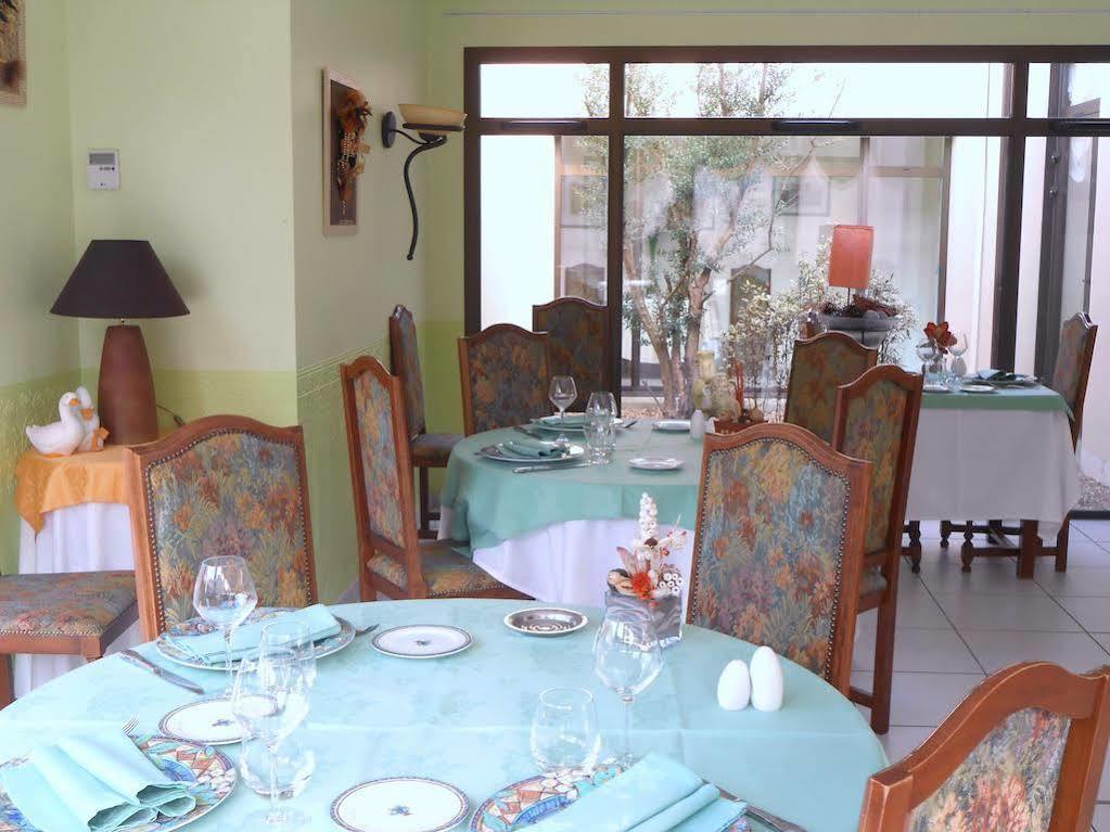 Logis Hotel Restaurant L'Oree Des Bois La Breille-les-Pins Zewnętrze zdjęcie