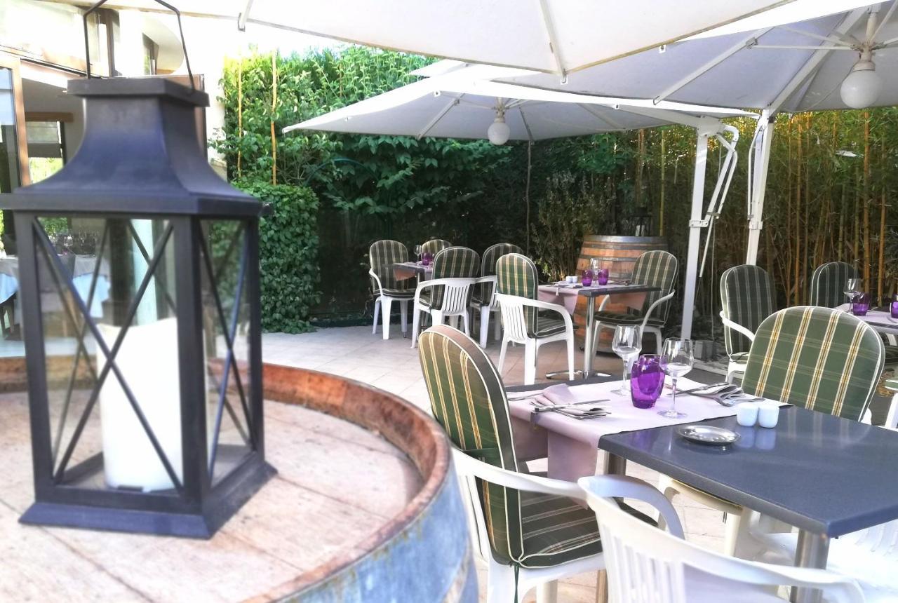 Logis Hotel Restaurant L'Oree Des Bois La Breille-les-Pins Zewnętrze zdjęcie